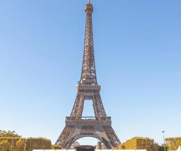 Raphael Tour Eiffel Париж